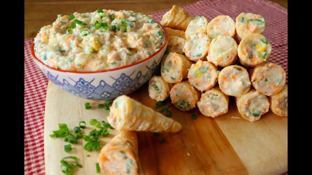 Canudinhos recheados com atum