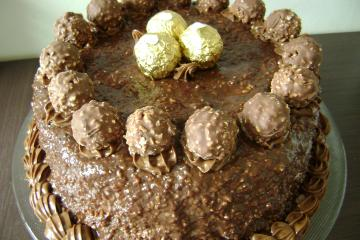 Bolo de Ferrero Rocher