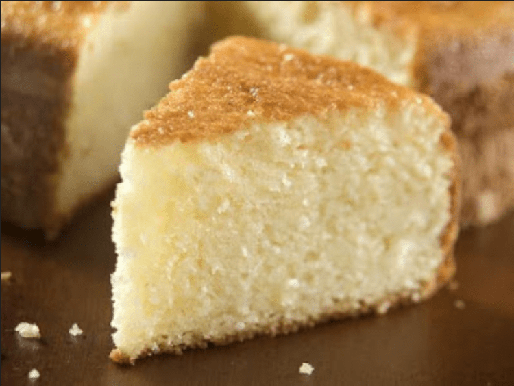 Bolo de coco com queijo